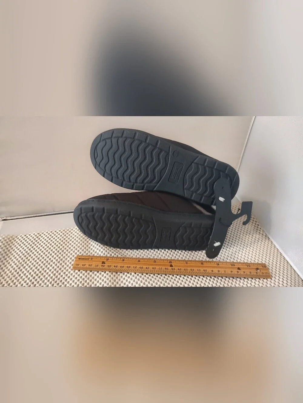 Wonder Nation Boys Size 4/5 Slippers Lined House Slippers NWT Black/Gray NWT